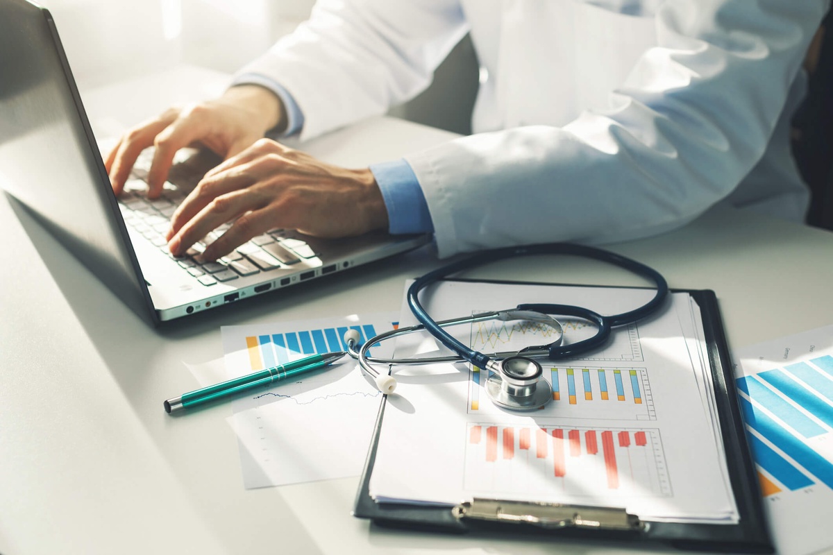 The Backbone of Medical Finance: Professional Bookkeeping Services for Doctors