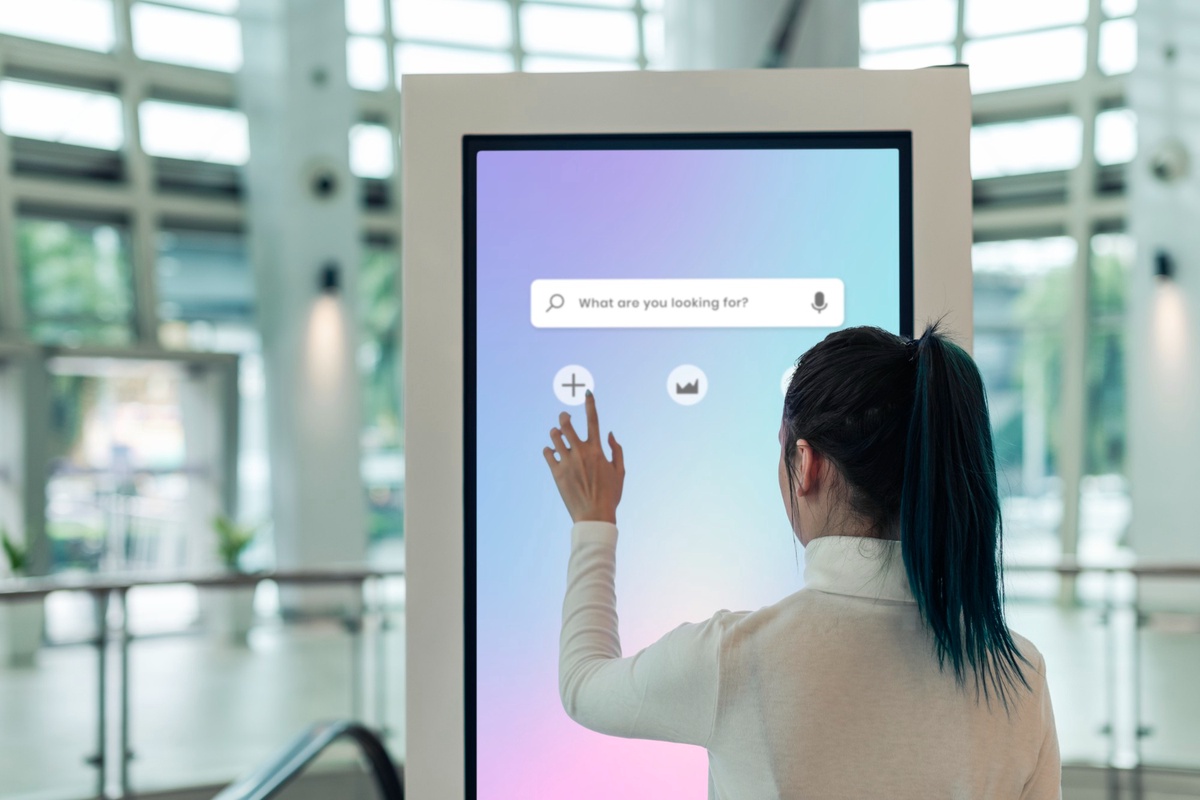 Enhancing Digital Signage with USB Cameras: A Game-Changer in the Industry