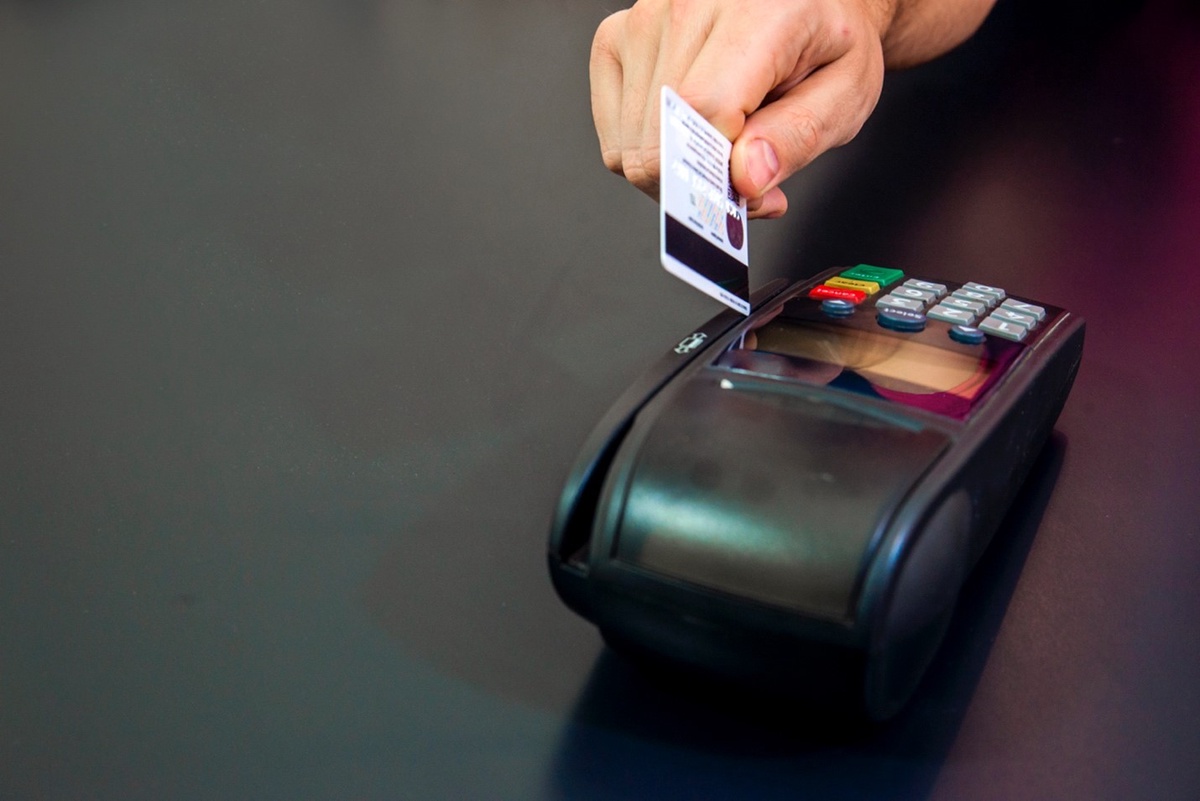 Chip, Swipe, Tap: Navigating Card Payment Trends in the UK