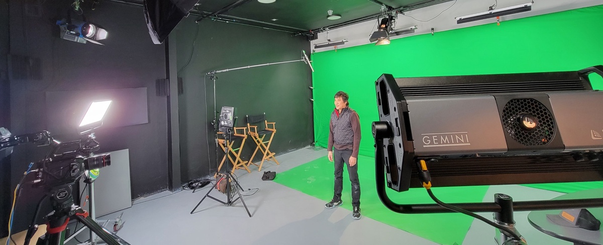 Deciphering the Mechanisms of Green Screens and the Benefits of Premier Video Production Studios