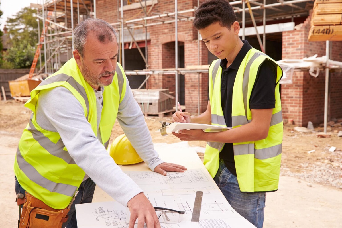 Building a Foundation for Success: Tips for Excelling in Certificate I in Construction Program