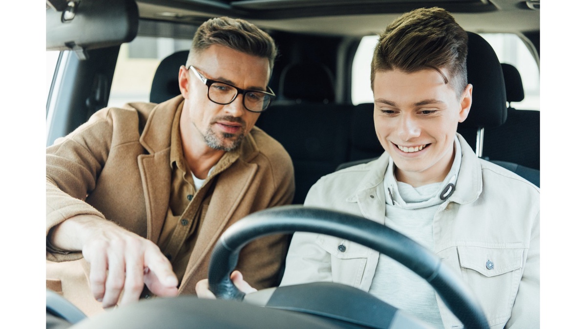 Unlocking Skills Through Professional Driving Lessons