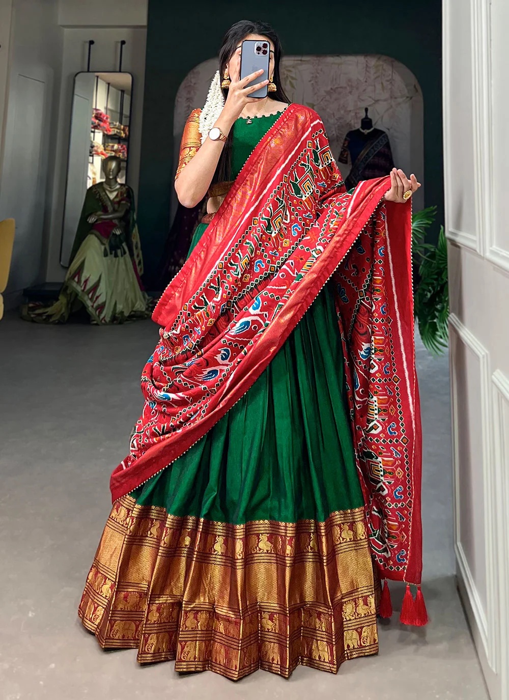 Indian Dresses Online: Explore the Exquisite Collection at SareeSaga