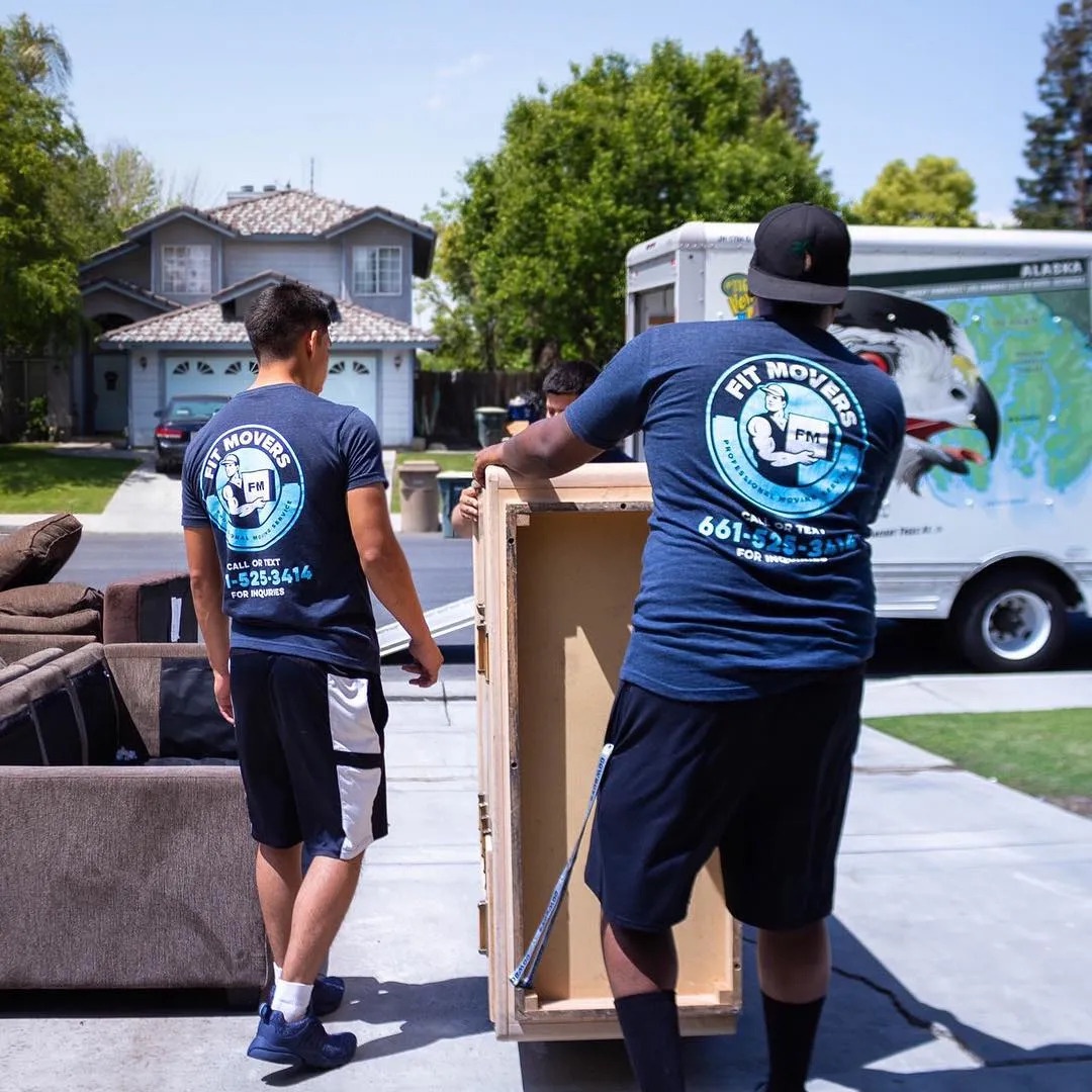 Navigating the Moving Process with Professional Moving and Storage Services