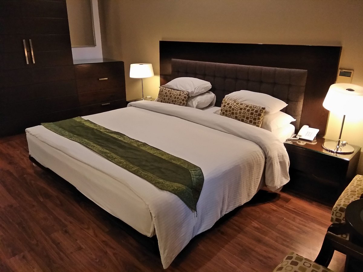 Explore Top Comfort & Convenience: Hotel Amber Inn - Best 3-Star Delhi Stay