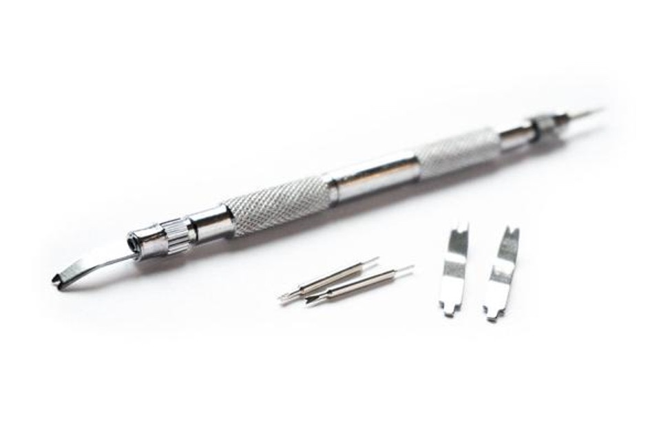 The Importance of the Right Spring Bar Tool