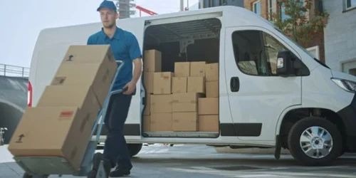 Seamless Solutions: Couriers in Leatherhead Enhancing Delivery Efficiency