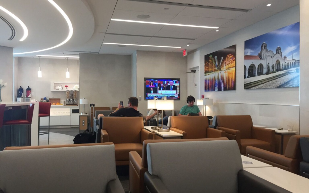 Orlando International Airport Lounges