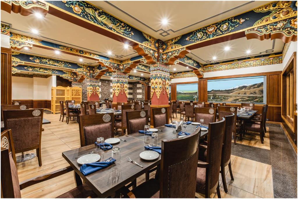 Luxury Rooms vs. Homestays: Choosing Accommodation in Ladakh
