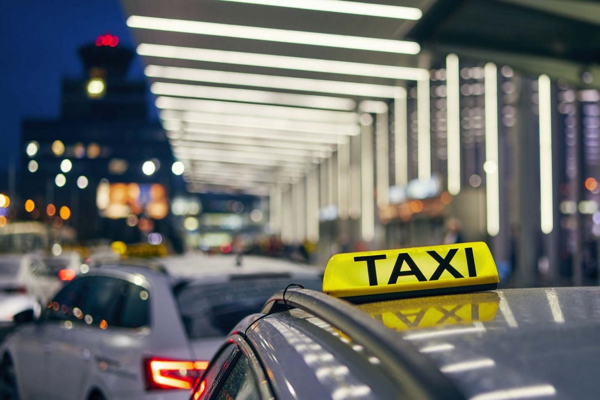 No More Baggage Hassles: Convenient Taxi Airport Transfers in Rugby!