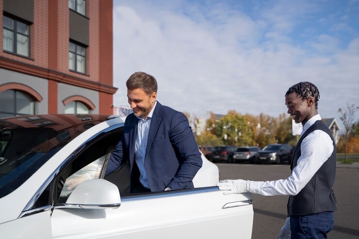 Your Personal Driver Awaits: Navigating Private Chauffeur Options in Miami