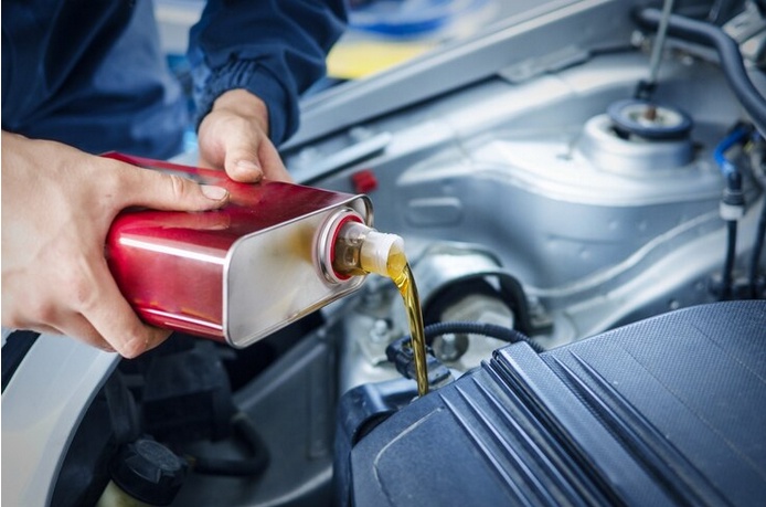 Lubricating Your Ride: The Importance of Regular Automotive Oil Changes