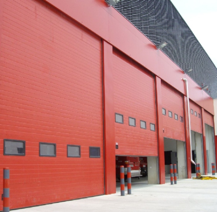 Industrial Sectional Doors: Enhancing Efficiency and Security in Warehouses