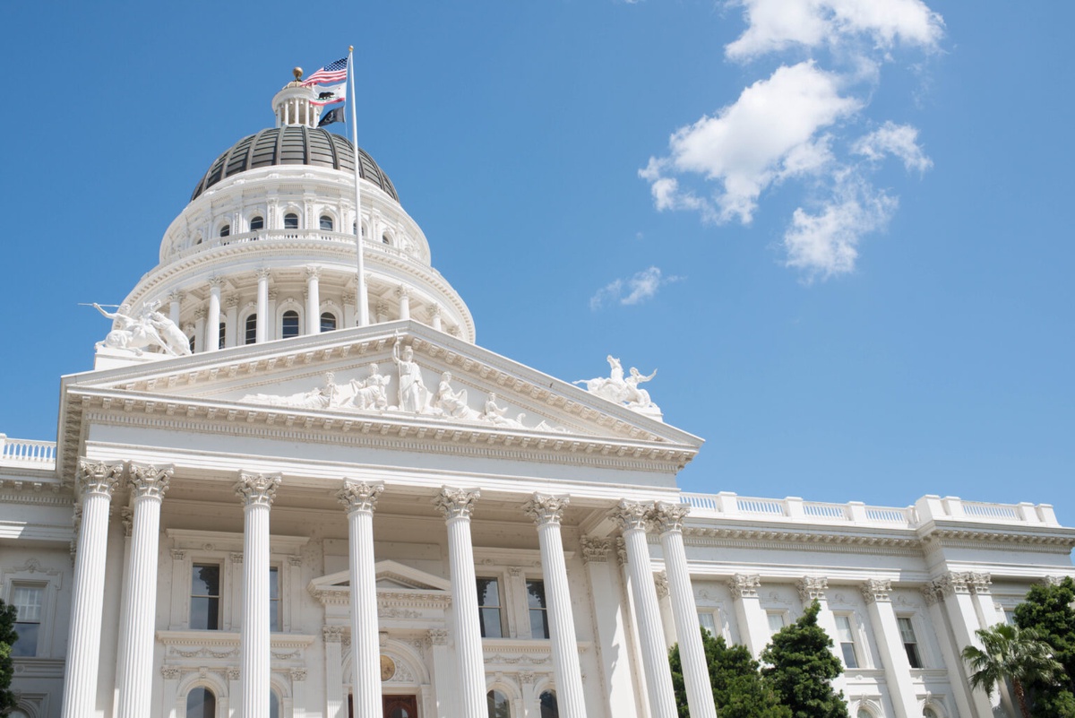 Do Estate purchase contracts require the assistance of Los Angeles business Lawyers?