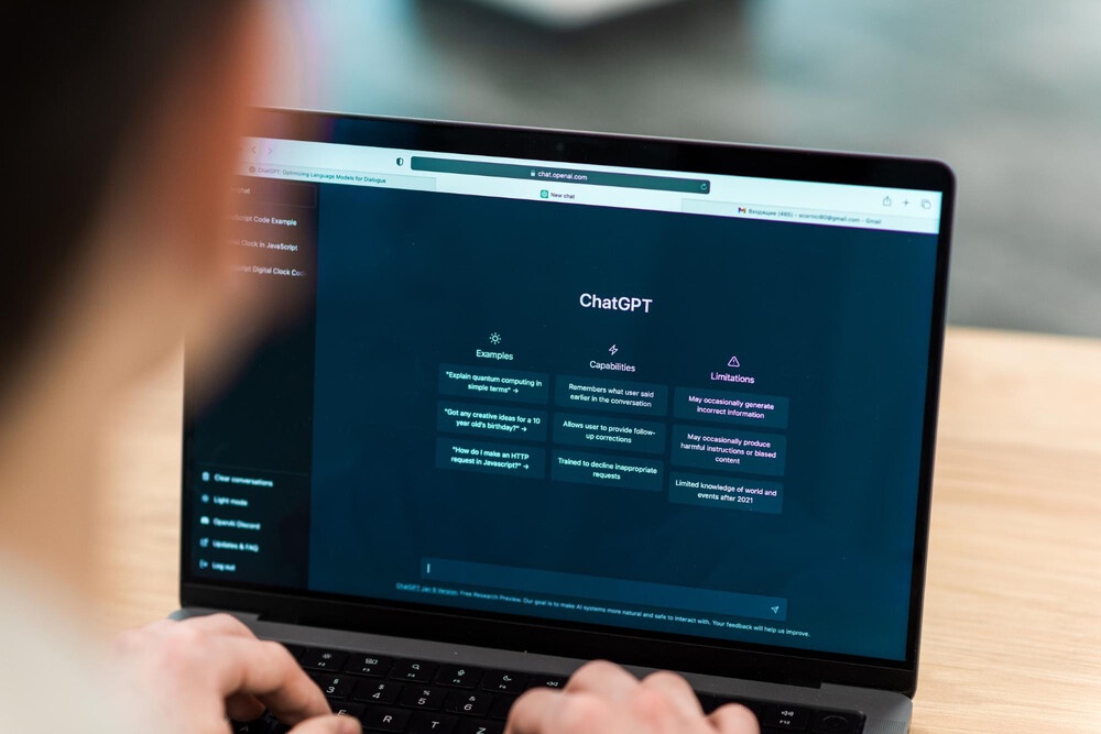 Mastering ChatGPT: Essential Courses for Future Business Leaders