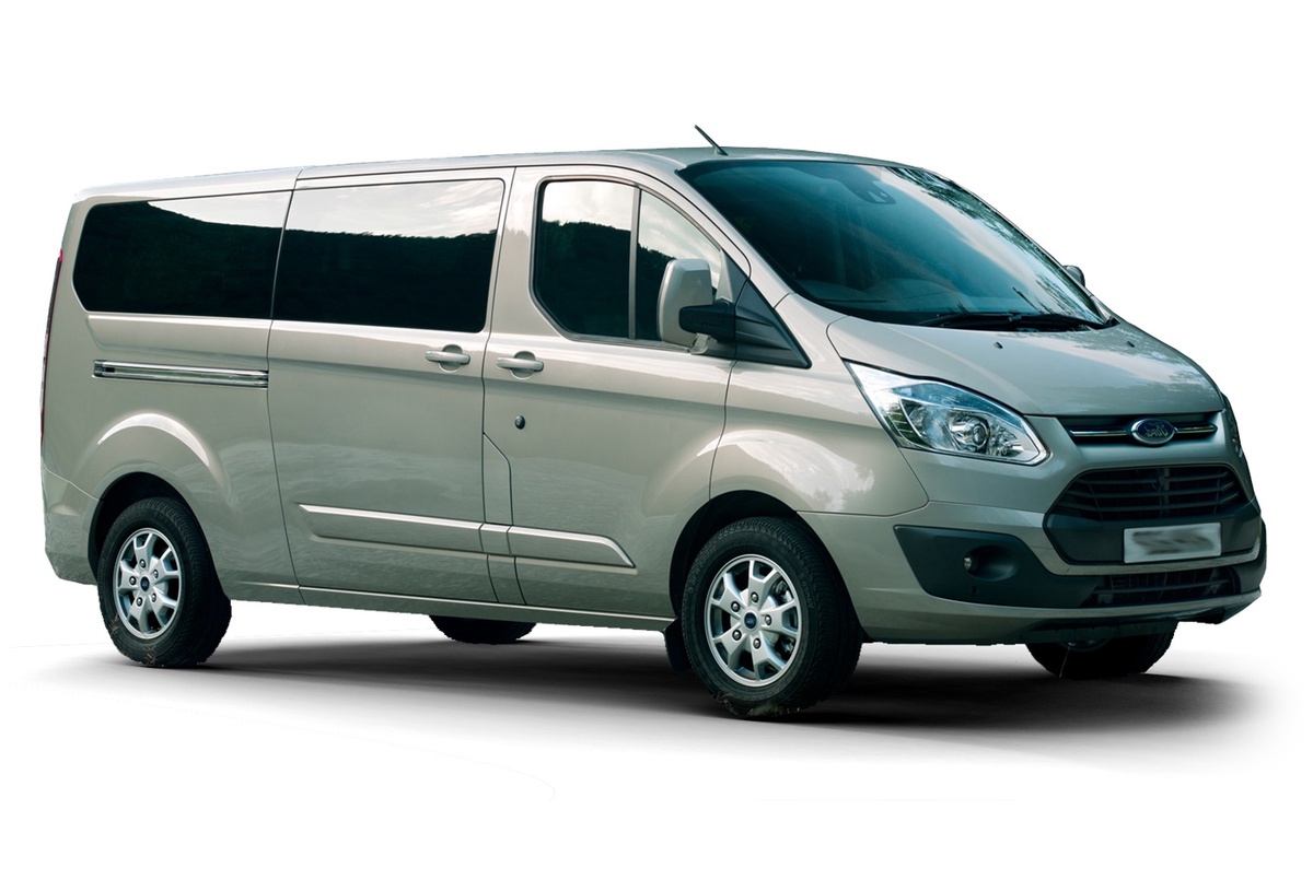 Planning a Group Outing? Is Your Car Big Enough? Hire a People Carrier!