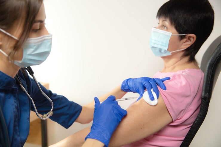 The Comprehensive Benefits of Enrolling in Phlebotomy Classes for Aspiring Healthcare Professionals and Experienced Nurses