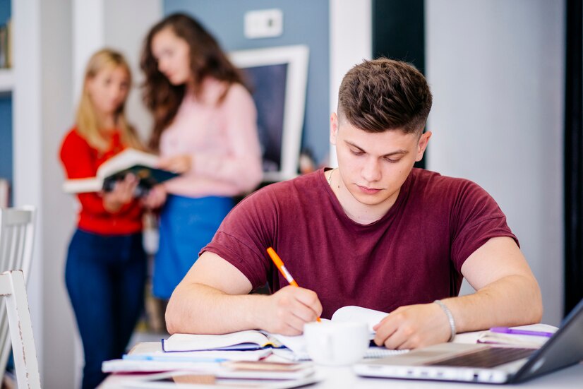 What Is a Persuasive Speech And How To Write It?