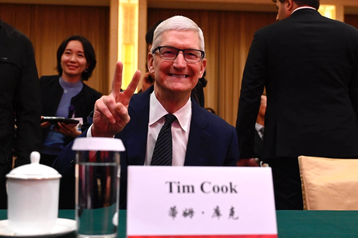 Tim Cook: The Political Mastermind Steering Apple’s Global Strategy