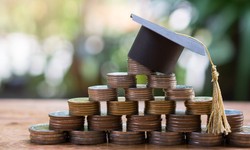 Paying Student Loan Interest While In School: Is It worth It?
