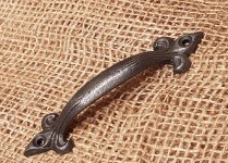 What Are Some Of The Most Attractive Antique Brass Door Handles?