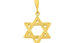 How to Choose the Perfect Gold Pendant