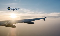 How much does it cost to change a flight on Expedia?