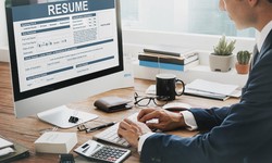 UTILIZING RESUME WRITING SERVICES- PROS AND CONS