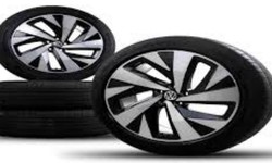 Which is better alloy wheel or spoke wheel?