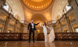 What is the best time of day to get a wedding photo at San Francisco City Hall?