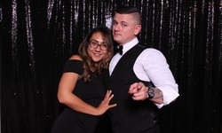 Why Should You Rent a Photo Booth for Your Wedding Reception?