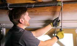 Hiring a Garage Door Repair and Service Contractor? Here are 5 Tips
