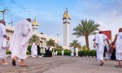 Is Performing Umrah in Easter Holidays Beneficial?