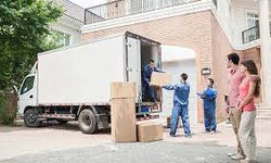 Long Distance Moving Companies vs. DIY: Which Option Is Right for You?
