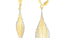 How to Style Women's Gold Earrings for a Glamorous Look