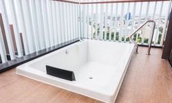 Revitalize Your Bathroom: Bathtub Refinishing in Lake Worth