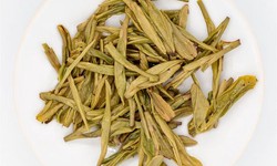 What are the differences between Longjing tea and Biluochun?