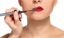 Why is Using a Lip Brush Needed? And What Advantages Does a Lip Brush Have?