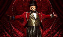 What do you wear to the Moulin Rouge theme?