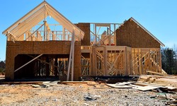 The Pros and Cons of Hiring a Home Builder vs. Buying a Pre-built Home