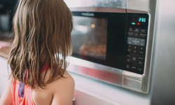 How Microwave Ovens Work and How Microwaves Stay Contained
