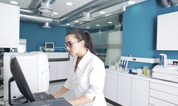 Top Tips to Consider Before Buying Laboratory Furniture