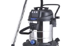 Clean Up Your Workspace with Our Heavy Duty Industrial Vacuum Cleaner!