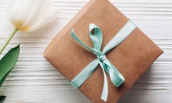 4 Everlasting Wedding Gifts for Her