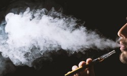 Disposable Vapes vs. Traditional E-Cigarettes