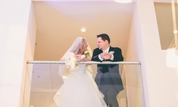 How can I become a wedding officiant in Canada?