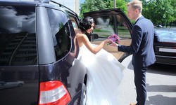 From Aisle to Mile: Crafting Memorable Moments with Wedding Transportation