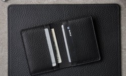 Functionality Meets Fashion: Features to Look for in a Leather Wallet for Men