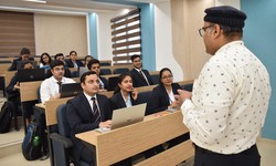 Choosing Between MBA And PGDM: Making The Right Decision For Your Career