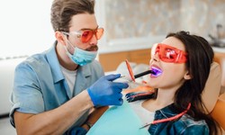 Dazzling Smiles 101: Tips on Picking the Ideal Dentist for Teeth Whitening
